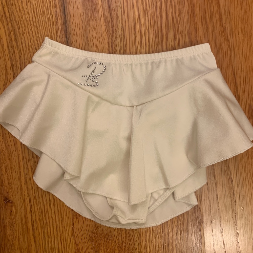 NEW Figure skating skirt, size for height 122cm